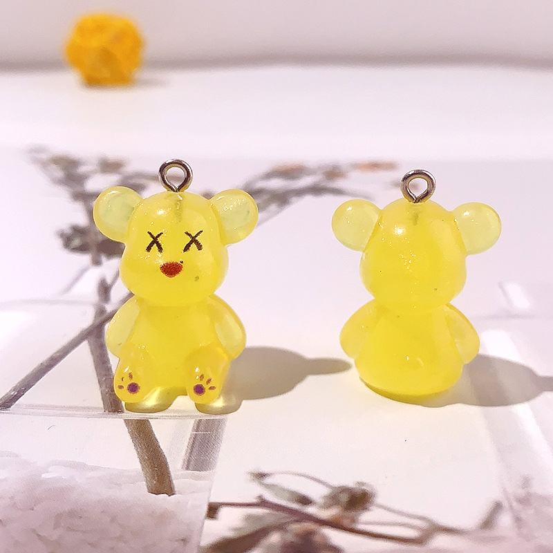 Ventas calientes de luz nocturna violenta estereoscópica osos diy joyas hechas a mano colgantes llaveros pendientes crema pegamento accesorios de caso de teléfono celular