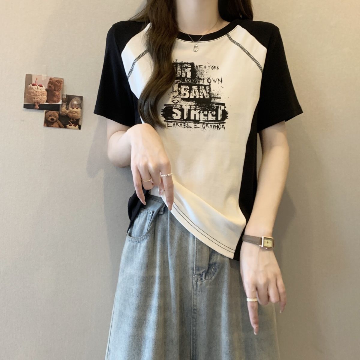 Camiseta de manga corta de color de contraste de costura de mm de gran tamaño para mujer verano 2024 nuevo estilo suelto que cubre el vientre para mostrar letras delgadas para mujer image 7