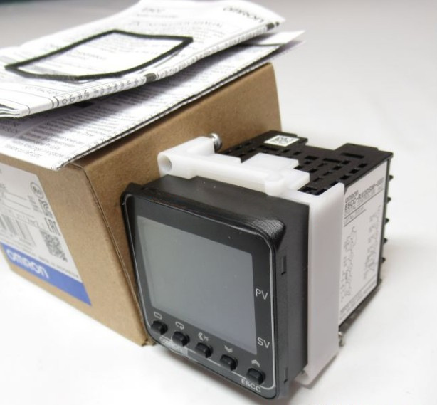OMRON/OMRON E5CC-RX0DSM-000 digital temperature regulator brand new original warranty for one year