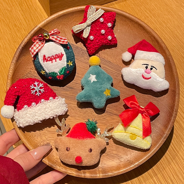 Christmas cute cartoon brooch for elderly