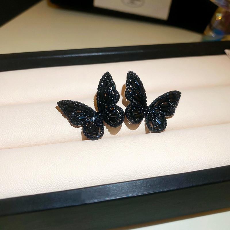 銀の針の黒色の水晶の項の幾何学のピアスの小さい大衆の百合のイヤリングのファッションの気質の軽くて豪華な高級感の耳飾りの卸売り