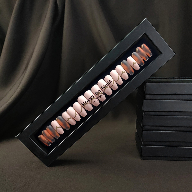 Ventas transfronterizas en caliente polvo desnudo dorado teñido de uñas temperamento suave desgaste uñas 20 piezas de parche de uñas falsas