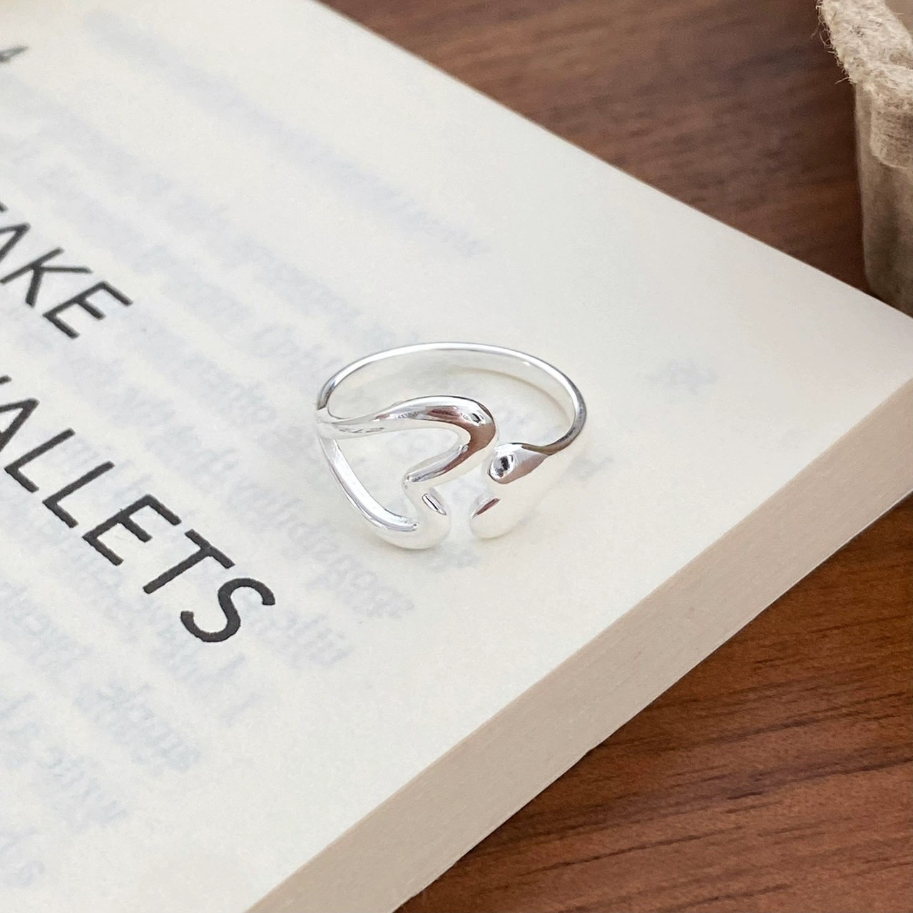 Tiki Simple ins Style Simple Niche Design 925 Sterling Silver Hollow Love Ring Women's High-end Peach Heart Ring