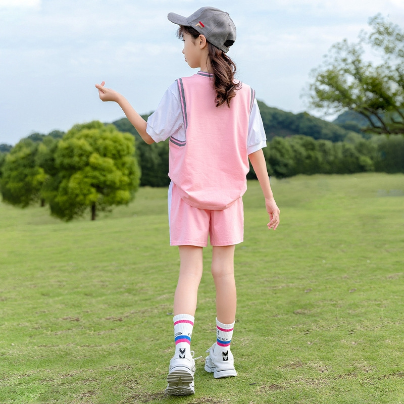 Traje de verano para niñas 2024 nueva moda estilo occidental medio y grandes niños sueltos deportes casuales manga corta de dos piezas delgadas