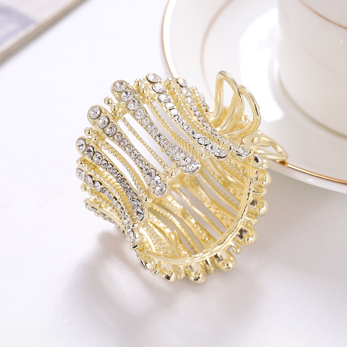 Alto grado de diamante incrustado perla alta cola de caballo clip nicho versátil tiburón clip horquilla Corea del Sur moda personalizada accesorios para el cabello para las mujeres image 5