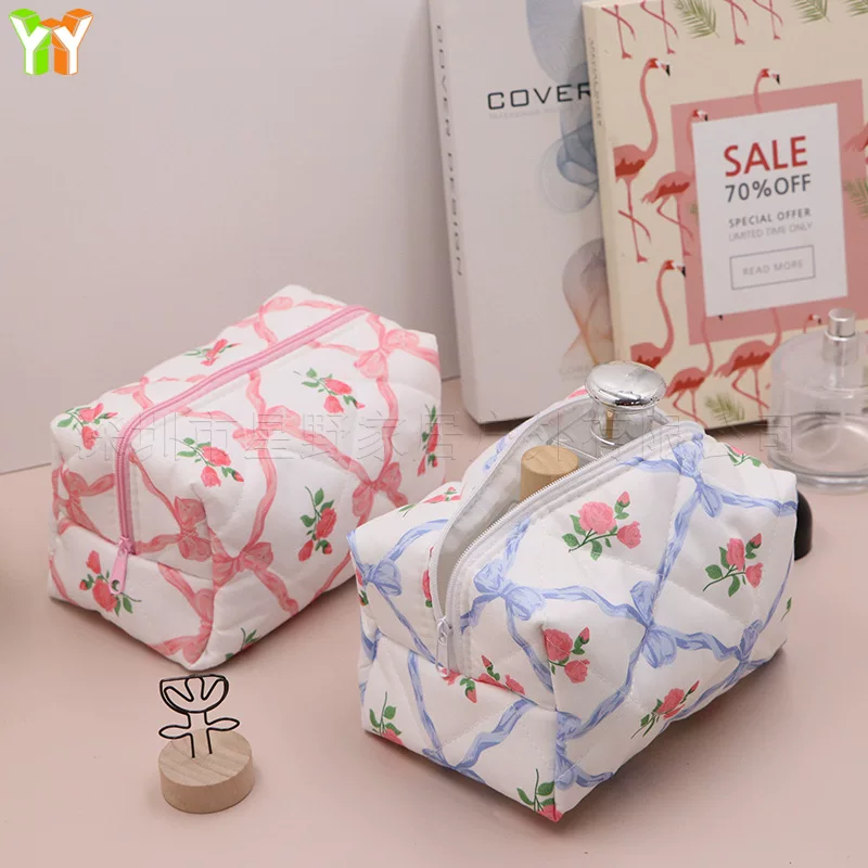 One-piece hair-generation quilted makeup bag big butterfly floral pattern cosmetic storage bag outdoor travel storage bag