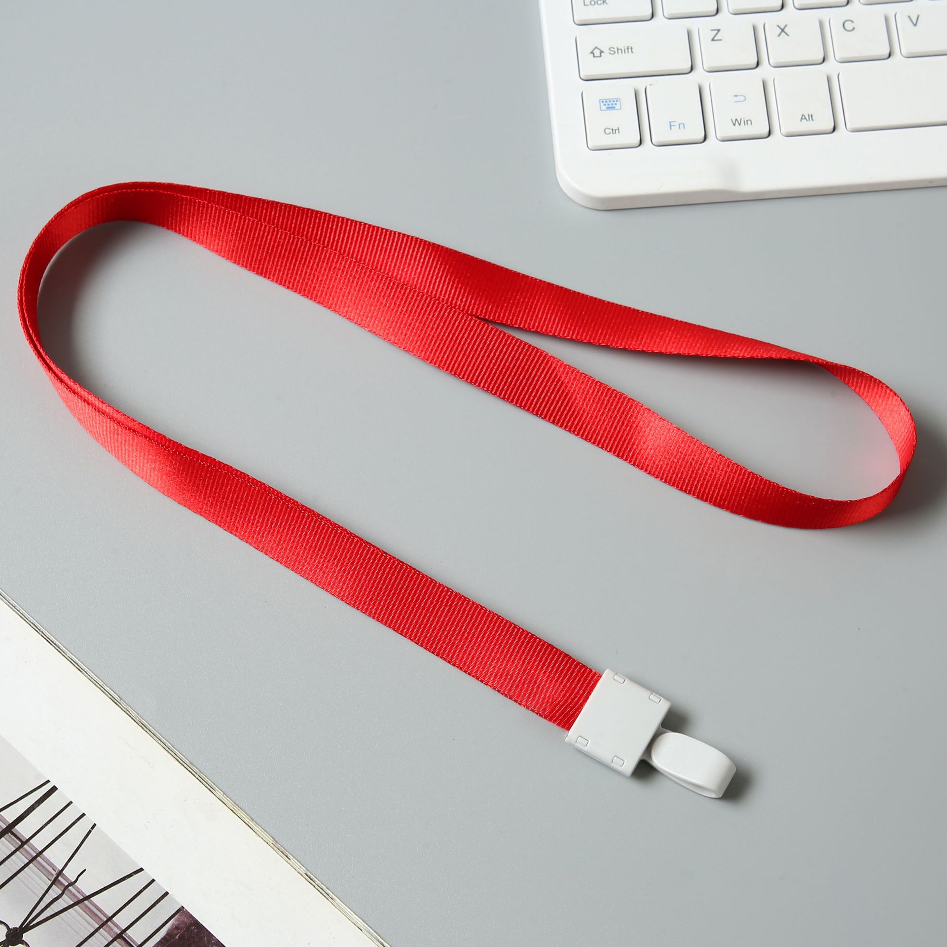 Juego de tarjetas de identificación cordón procesamiento al por mayor impresión l cuerda de tarjeta de estudiante exhibición gancho de plástico de oficina del campus cordón de protección ambiental