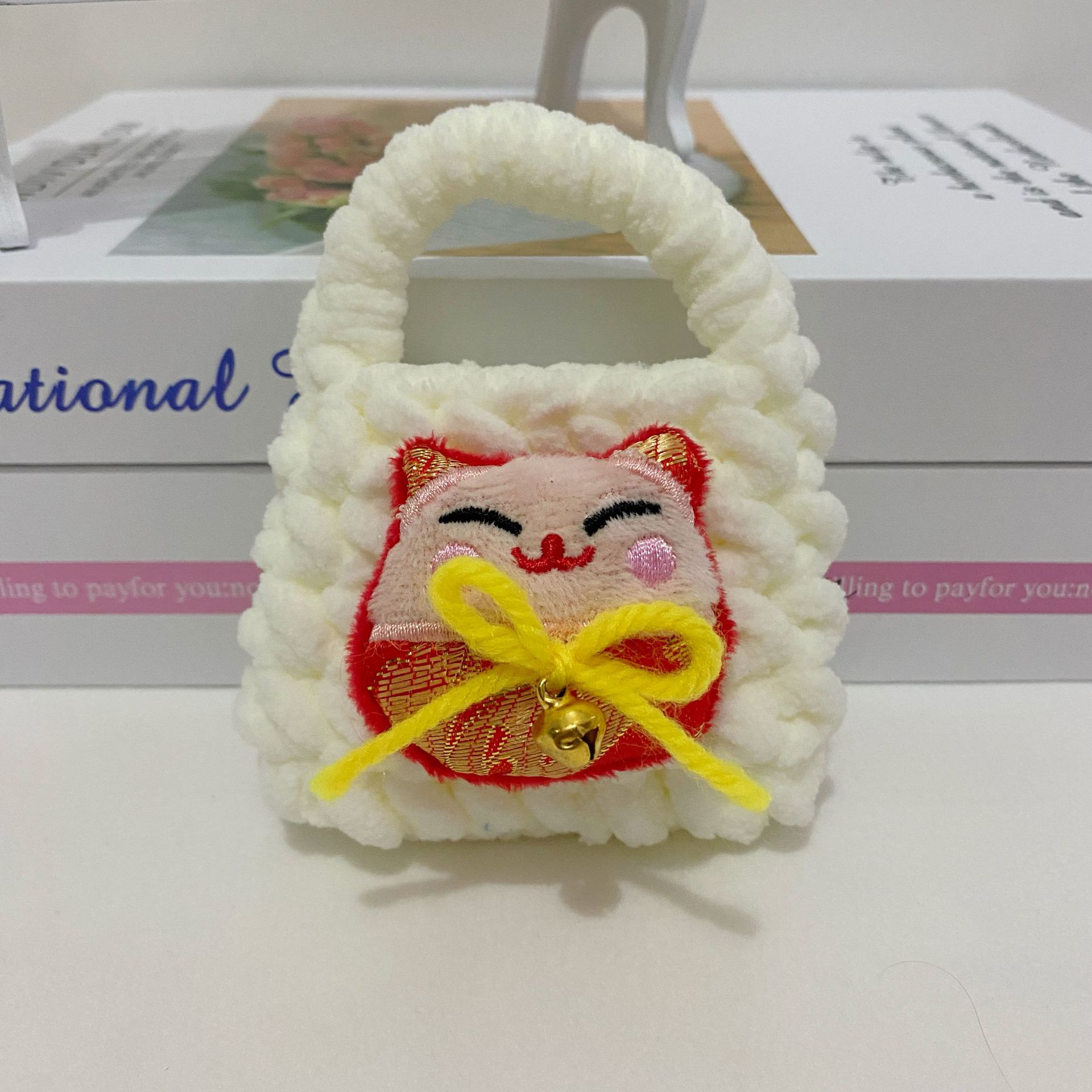 Celebración de Año Nuevo gran león rojo despertar dragón muñeca de peluche dibujos animados tejido a mano bolsas de auriculares Bluetooth bolsas de cambio al por mayor