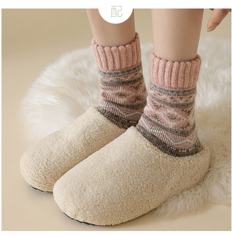 Casual, Daily Occasion Non-Slip Function Retro Women's Geometric Wool Crew Socks A Pair