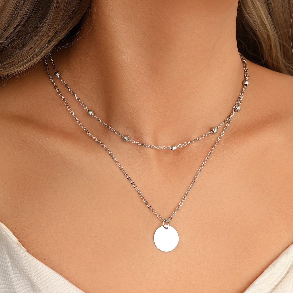 Chaîne multi-rangs tendance européenne et américaine pour femme, simple et élégante, style moderne, pendentif rond, alliage_voghion.com