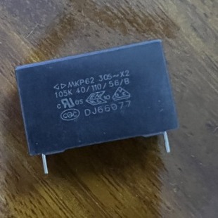 ��Ҏ���105 1.0uf  305V �_��27.5mm