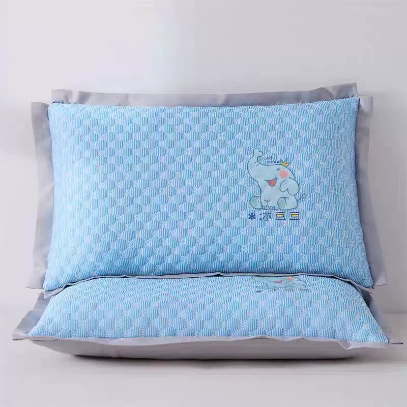 Летичный шелковый матрас? Wait. Correct: Summer silk mat, breathable pillowcase, cartoon pillow for kindergarten