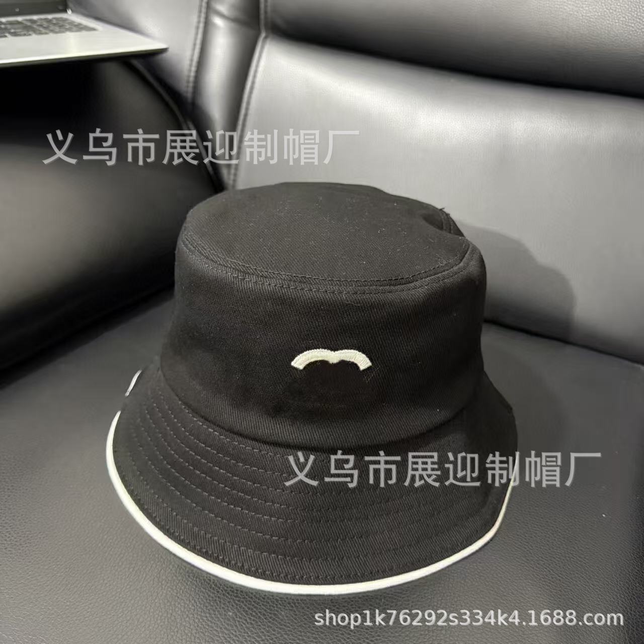 검은색 버킷햇