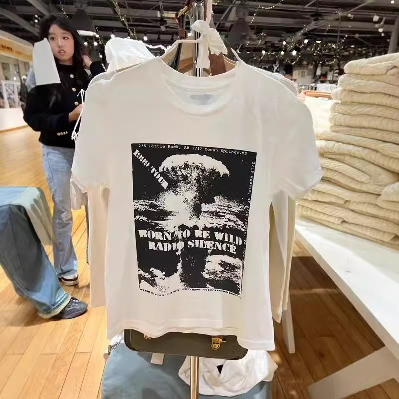 bm STyle American ReTro Band GuiTar Hand PrinTed ShorT-sleeved T-shirT bm Slim BoTToming Top for Women