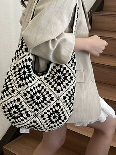Straw crochet, one-shoulder bag, flowered, simple and elegant design