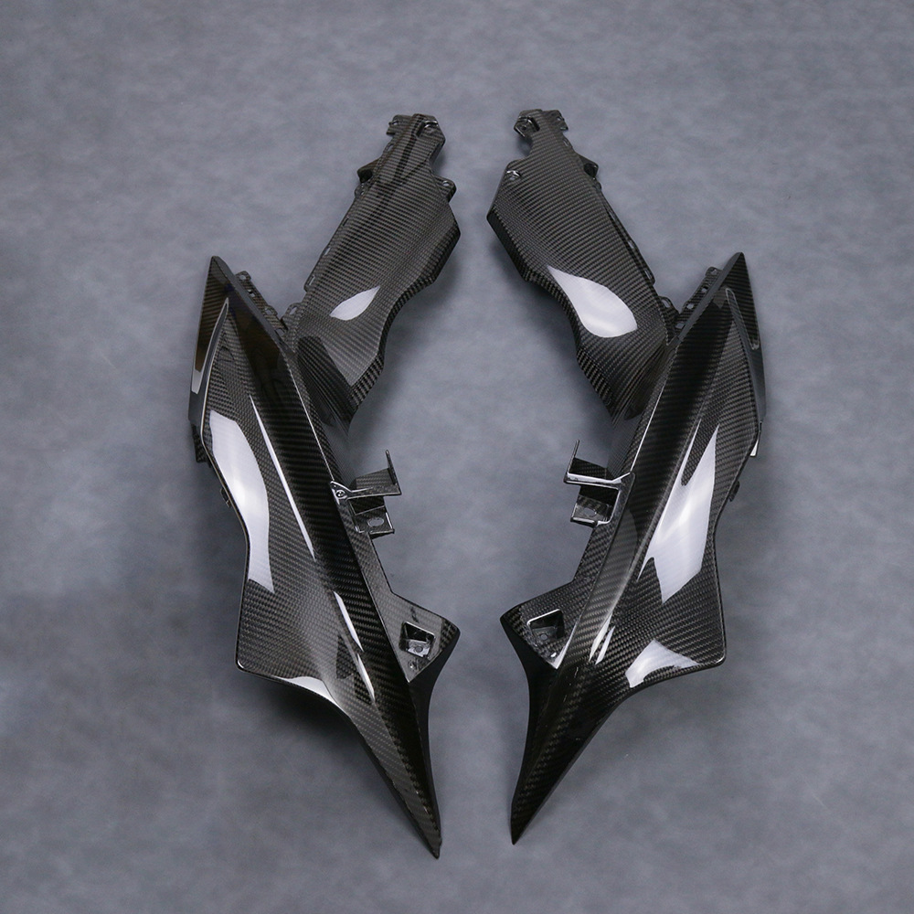 Suitable for new YAMAHA YAMAHA R3 front large side plate carbon fiber shell motorcycle modification accessories