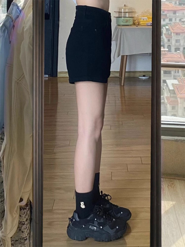 プラスサイズの黒のデニムショートパンツ、女性用、夏用、薄い、太いmm、ペア型のボディ、ハイウエスト、伸縮性のあるヒップカバー、スリムなAラインホットパンツ|undefined