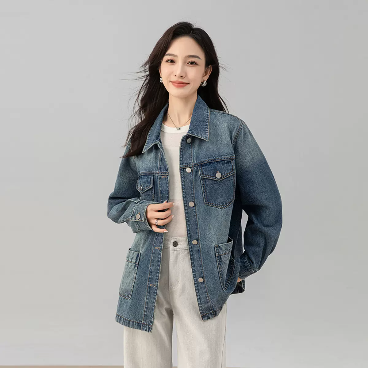 忆霏复古港风牛仔外套女秋季新款四口袋设计感中长款显瘦牛仔上衣