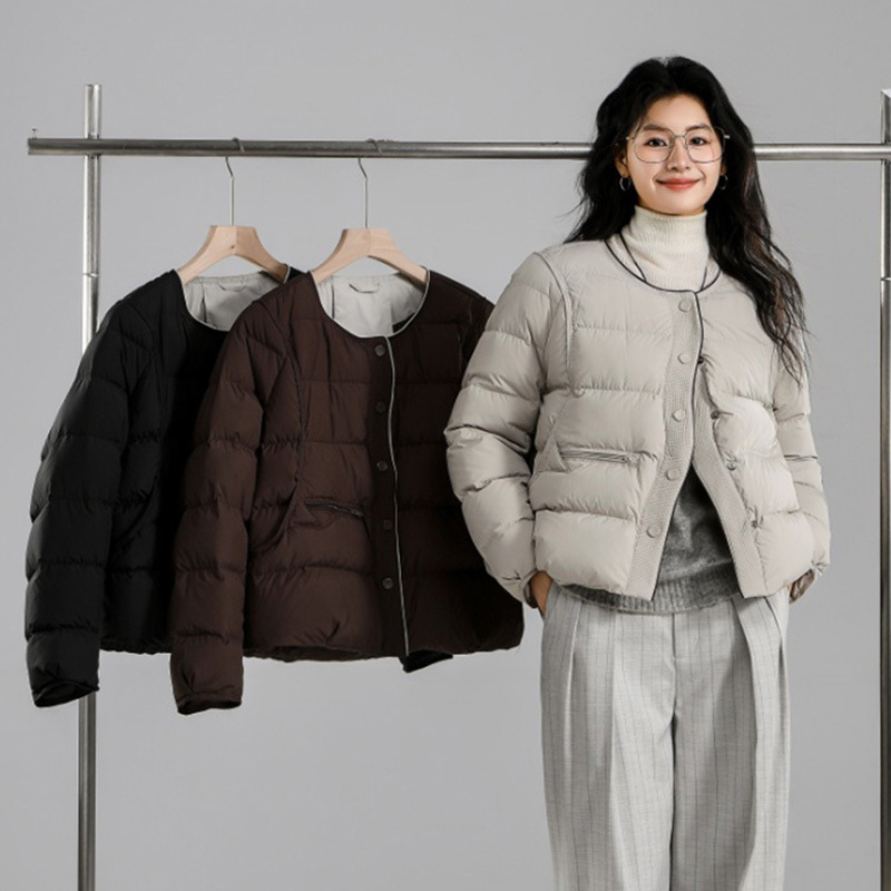 平湖轻薄羽绒服女冬季2025时尚单排扣保暖圆领时尚洋气小个子外套|undefined