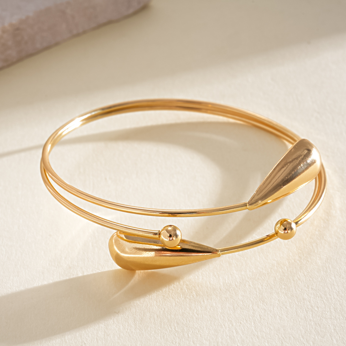 Europa y los Estados Unidos metales transfronterizos doble capa de gota de agua abertura pulsera de moda simple pulsera universal nicho de alta calidad joyas