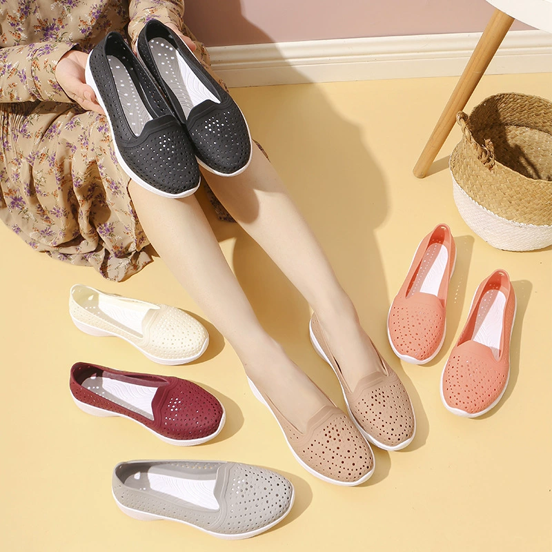 Повседневная Женская сетчатая обувь на плоской подошве с полыми отверстиями Баотоу, обувь для мам среднего возраста, обувь для медсестер, уличная пляжная обувь