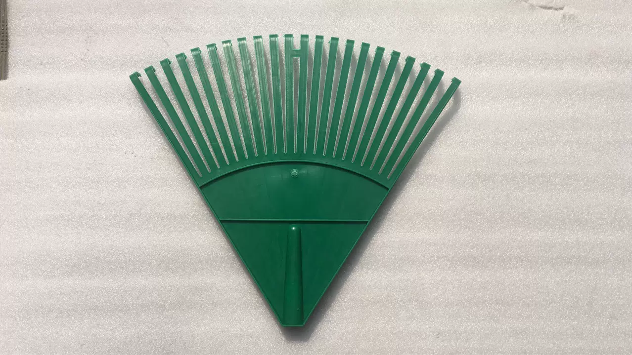 厂家直销批发 22齿塑料草耙 园林树叶草耙 长木柄多场景可使用耙