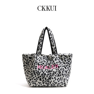 CKKUI �nϵ���ëײɫëë����Ůʽ2025�ﶬ������ë�q����μ��