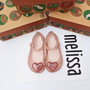 Модные босоножки, туфли, тапочки в стиле Crocs, лето 2025 года