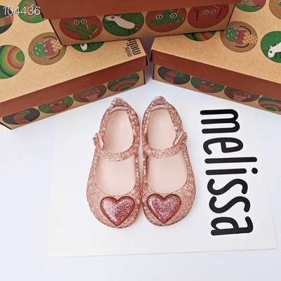 Модные босоножки, туфли, тапочки в стиле Crocs, лето 2025 года