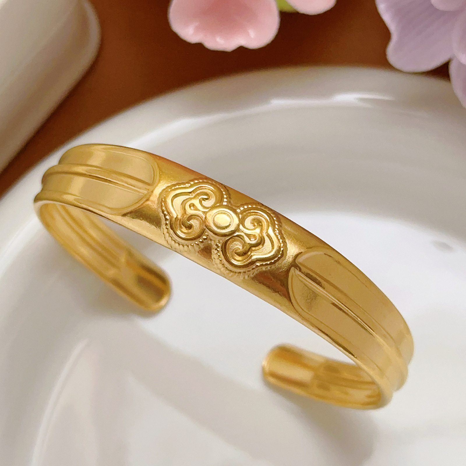 Brazalete de acero inoxidable simple mate antiguo no desvanecerse al por mayor