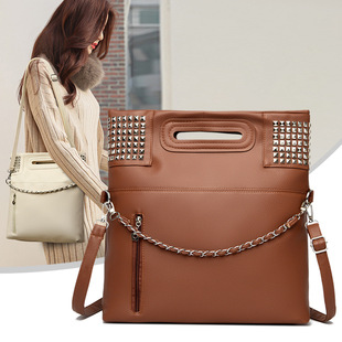 High-end Retro Bucket Bag Large Capacity Bag New 04 Spring Fashion New Hand Shoulder Commuter Underarm Bag