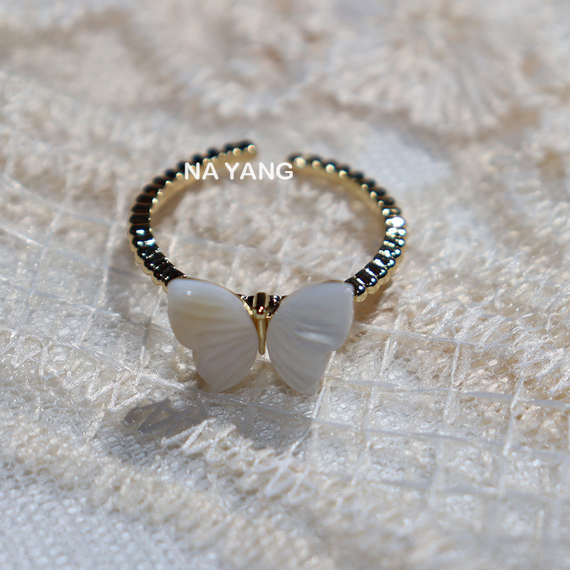 韩国新品时尚高档天然白贝母雕刻蝴蝶戒指镶钻钻戒女款二合一戒子