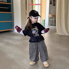 リトルムーン秋の新作女の子子供服韓国風小中型子供カーフェイクツーピーストップスヒョウ柄カジュアルパンツ 3133