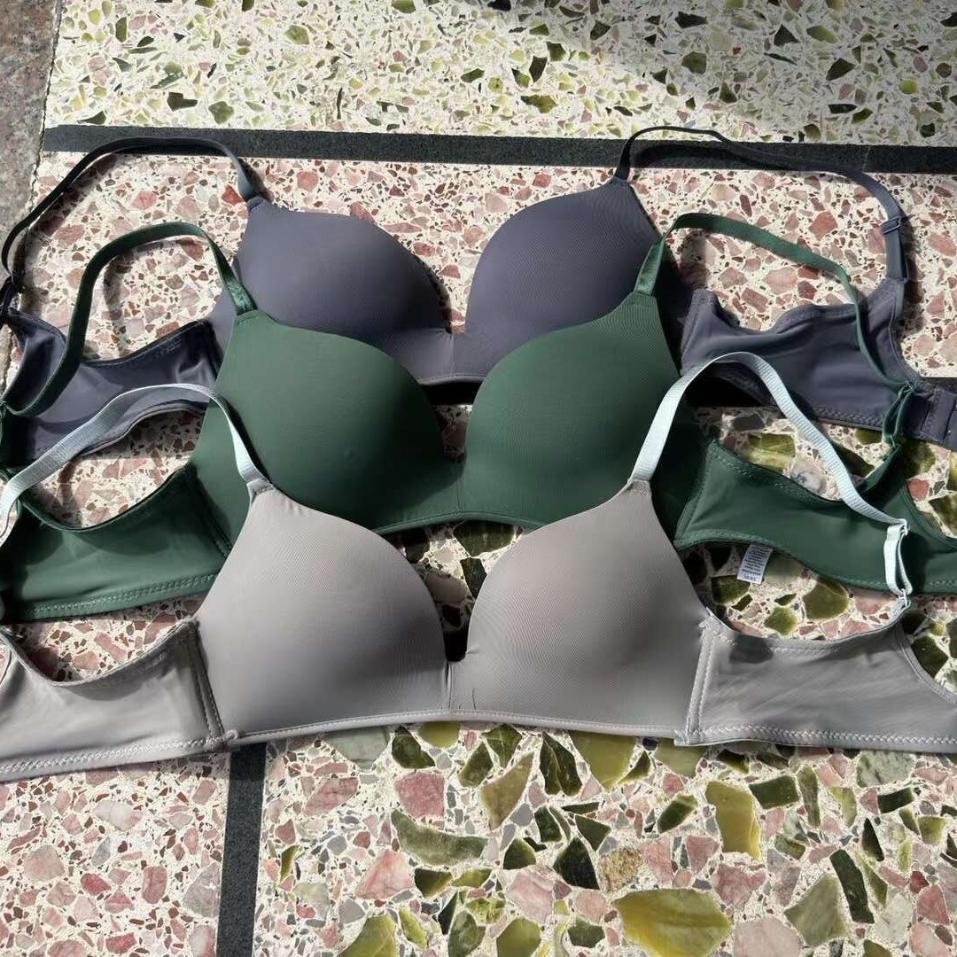 Nuevo sujetador sin costuras brillante colección de ropa interior pecho pequeño push up ropa interior cómoda push up sujetador sin costuras