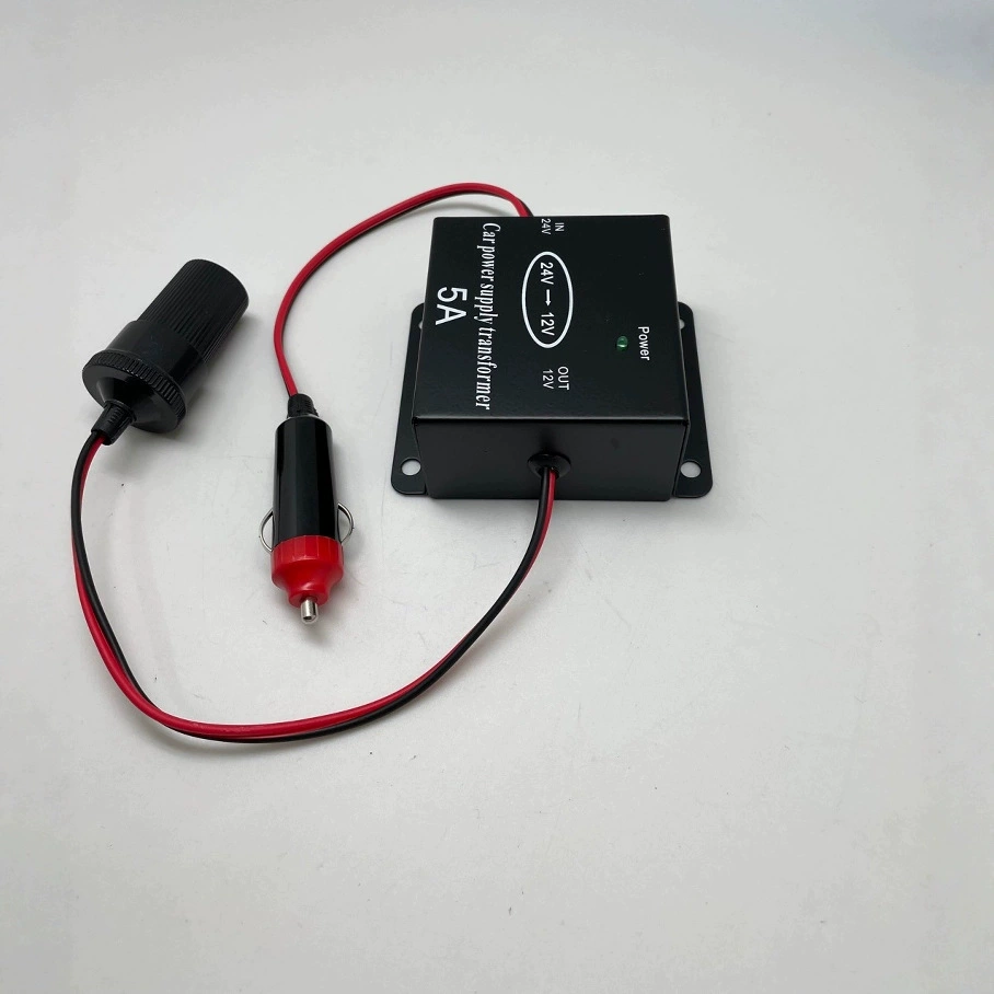 С редуктором напряжения на базе прикуривателя, мужской и женский, от 24 В до 12 В, 5 А.