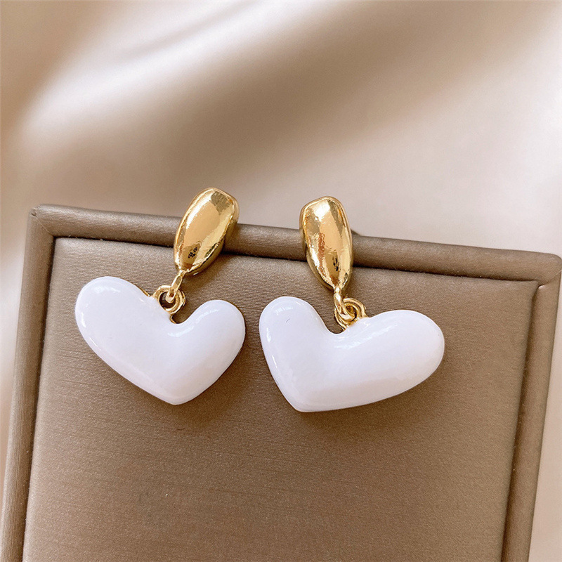 White Porcelain Heart-Shaped Silver Needle Earrings, Trendy European and American Style, Elegant and Fashionable Atmosphere, Peach Heart Earrings, New Season
