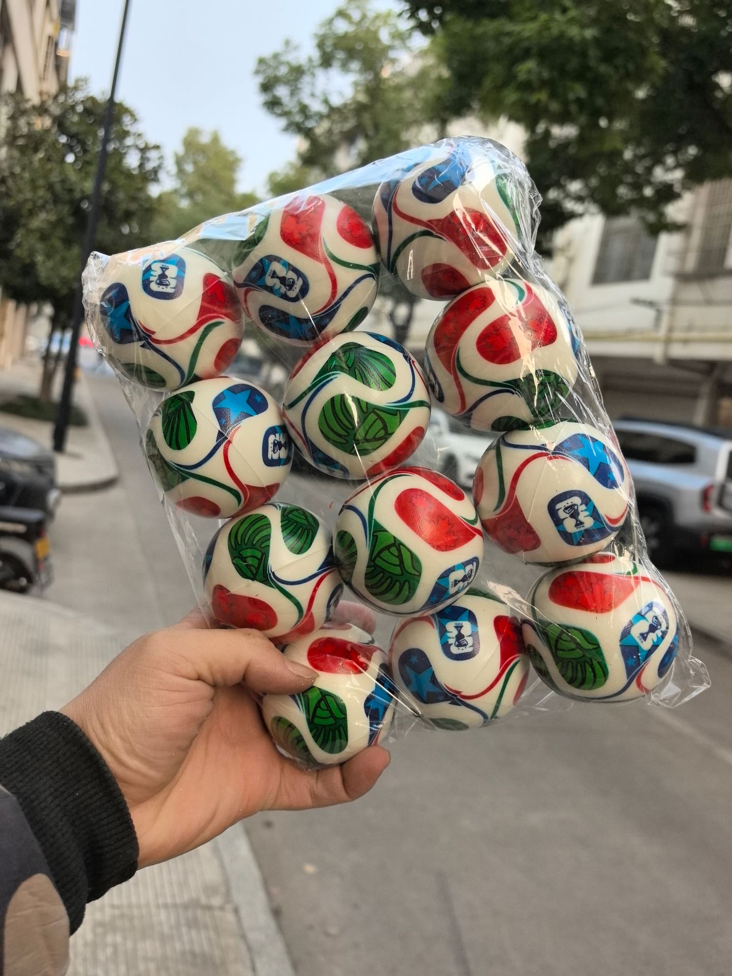 Губчатый мяч {мир}