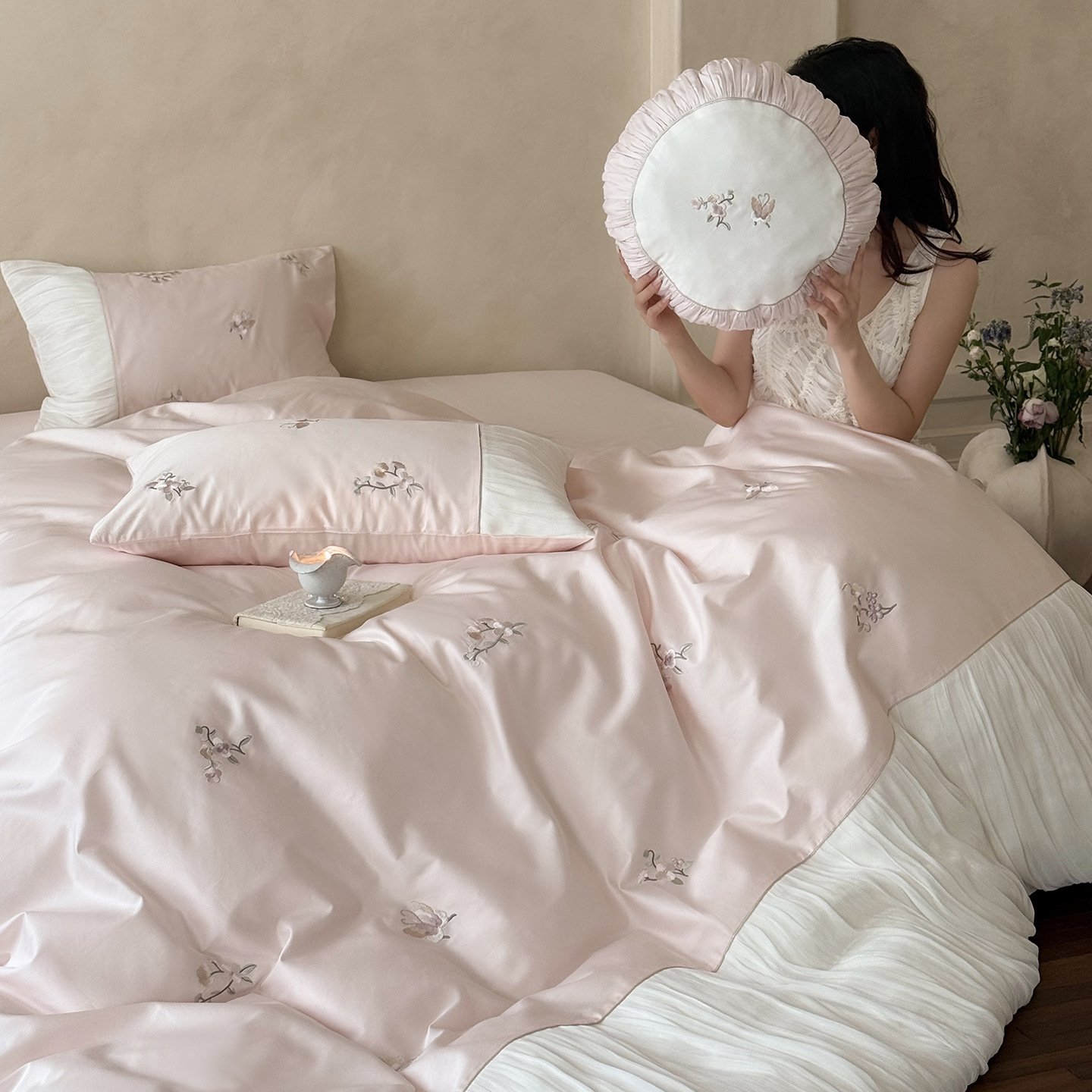 Elegant Miss! 100-count High-precision Embroidered Long-staple Cotton Four-piece Bedding Set, Pure Cotton, Girlish_voghion.com