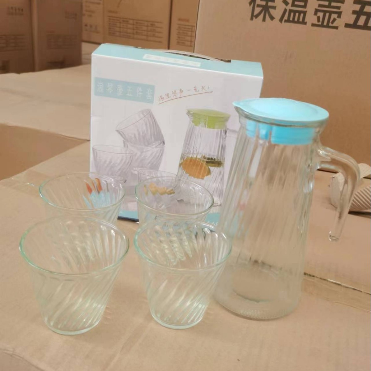 Botella de agua fría de vidrio simple regalo octogonal olla de pico de pato corrugado conjunto de agua al por mayor de gran capacidad traje de botella de agua fría