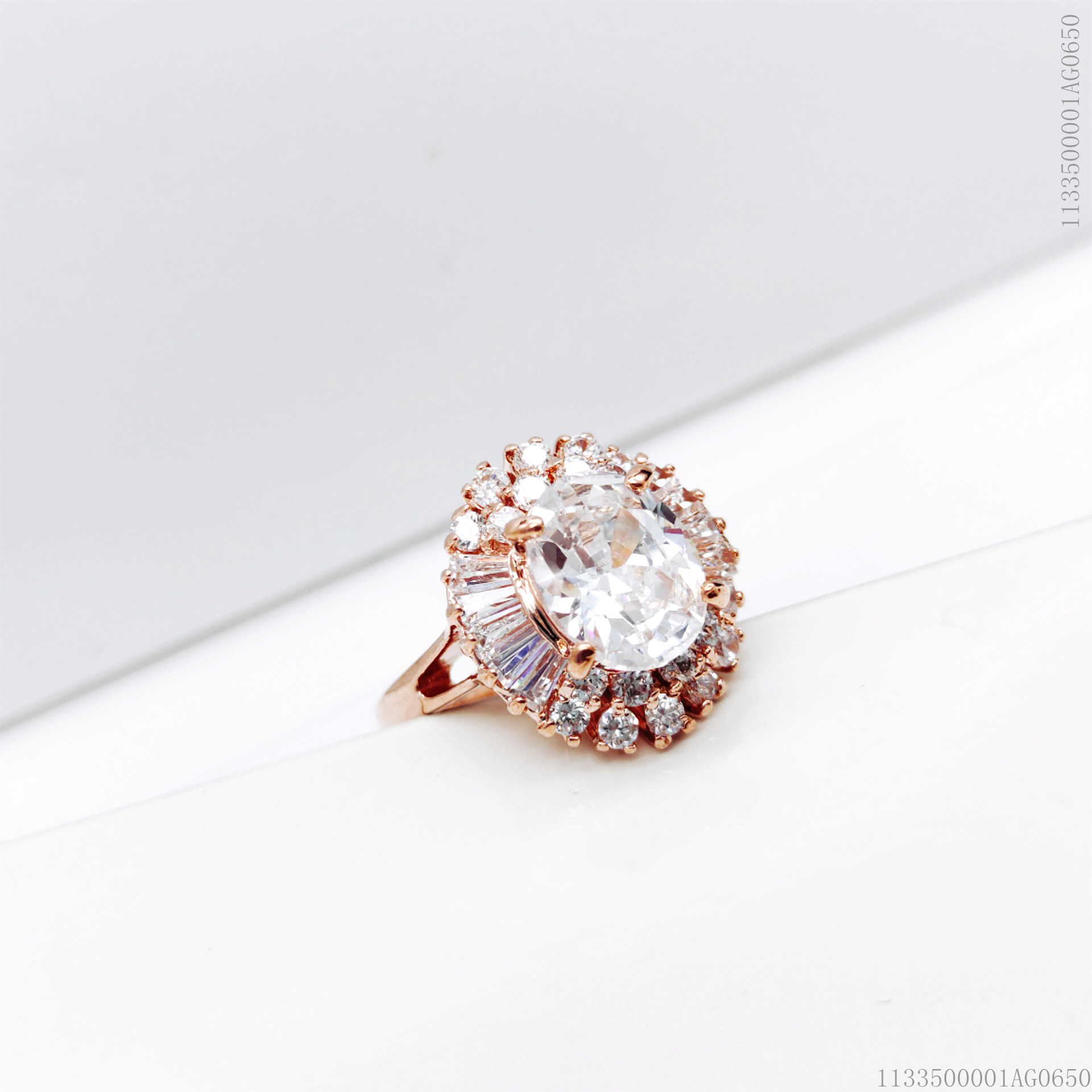 ŷ�����������ʯ��ָŮ�ƽ�΢���ʯʱ�о������ν�ָָ��