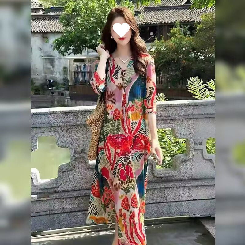 ファッショナブルでハイエンドの女性用プリントドレス 2025 夏の新しいルーズホリデースリミングフレンチスタイルロングスカート|undefined