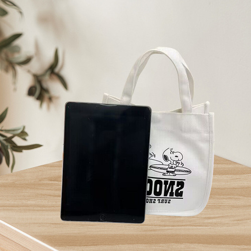 Spring new large-capacity magnetic buckle handbag, simple and versatile printed letter handbag, cute puppy canvas bag