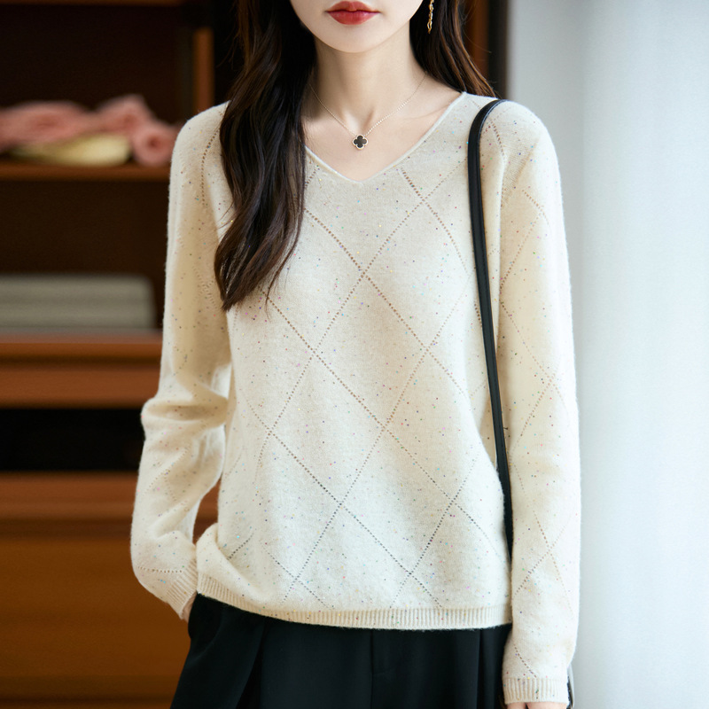Women's V-Neck 100 Pure Wool Knitted Top Seamless One-Piece Bottoming Shirt with Rolled Edge Cut Out Sequin Design Style