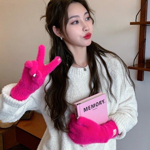 Soft and fluffy fingerless gloves for winter, minimalist and cute, solid color, long wrist warm, suitable for women in autumn and winter.