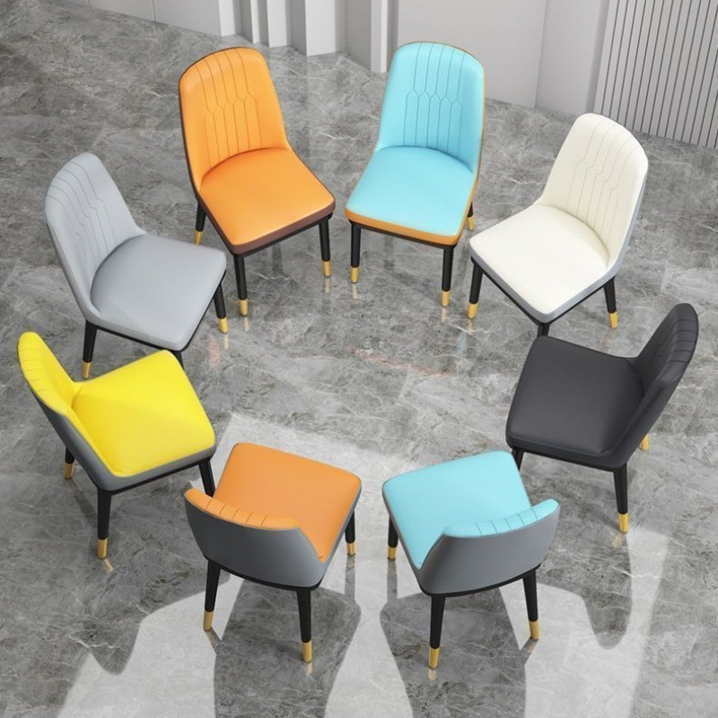 Sillas doradas cómodas sillas de comedor domésticas sillas de respaldo modernas sillas de hotel lujosas sillas de ocio de alto nivel mesa de comedor
