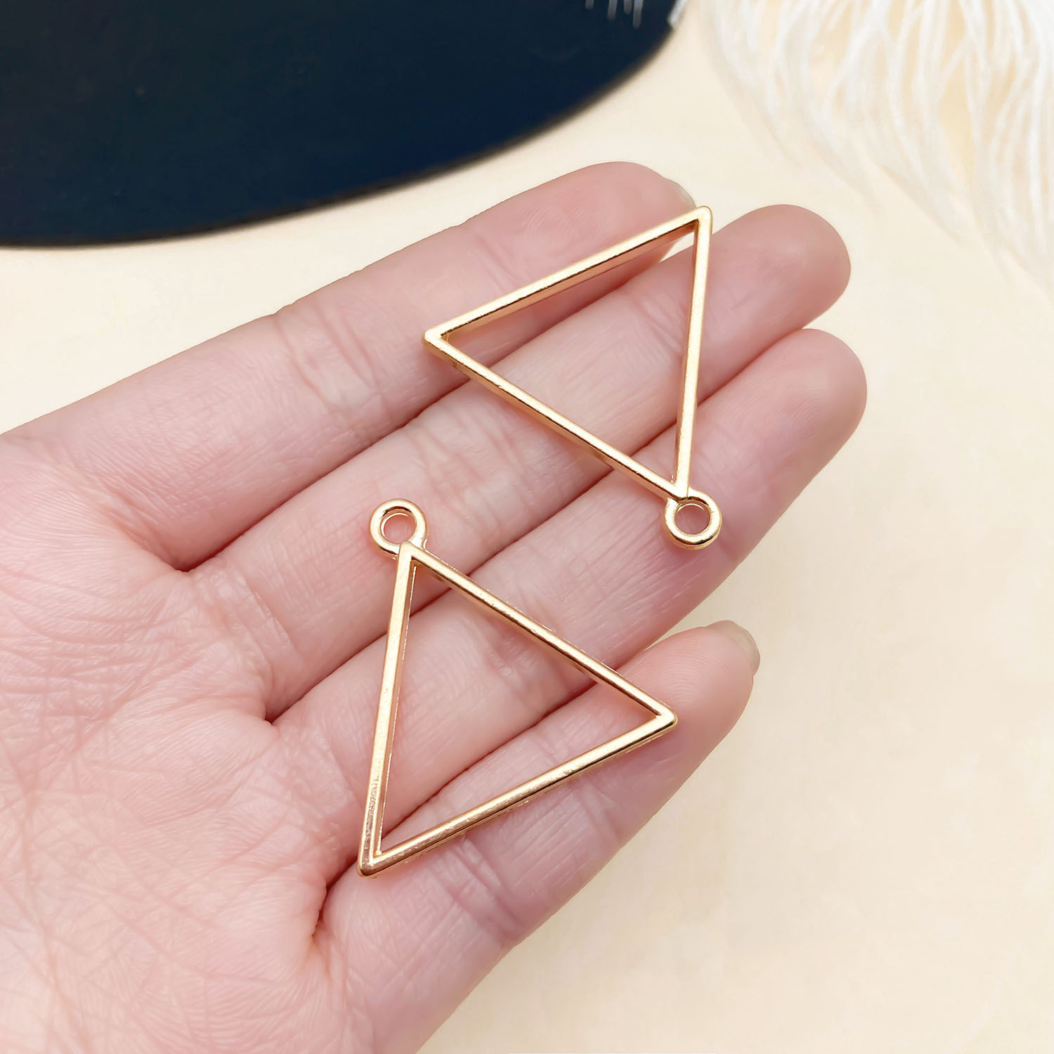 22244-LJ-kc金锌合金三角形相框边框29x29mm-