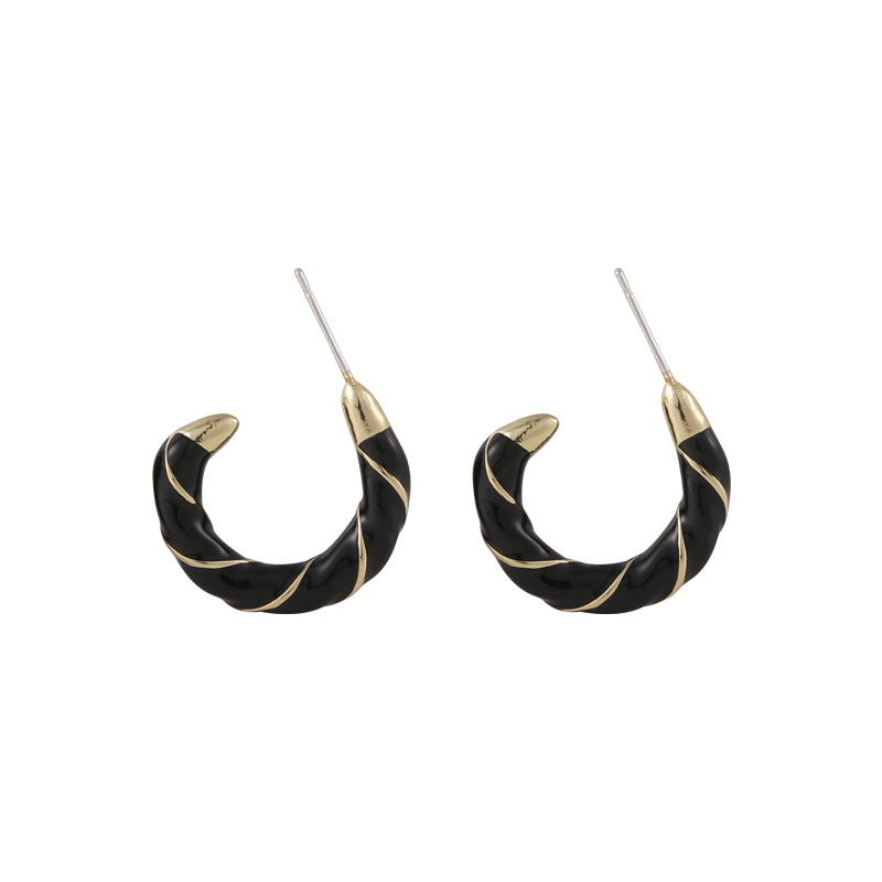 Einfache C-form Twist Creolen Großhandel Nihaojewelry display picture 11