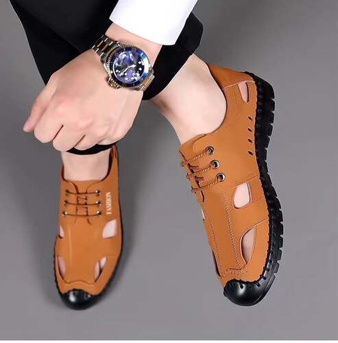 Summer men's soft leather sandals, two-in-one casual breathable driving slip-resistant head-covered slippers for outdoor wear in 