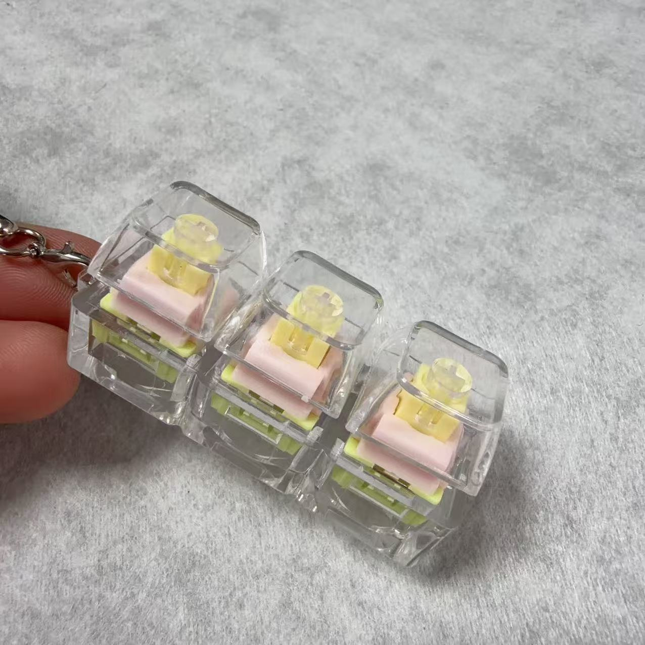 Pc three-button-yellow pink shaft + snake bone chain