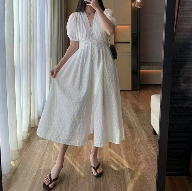 Dvf25 New Summer Style French Romantic, Elegant and Exquisite Cut Out V Neck Puff Sleeve Embroidered Tea Break Dress